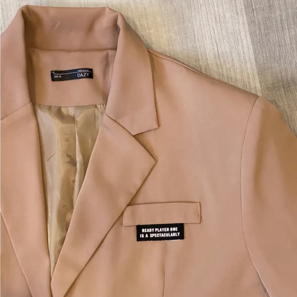 Oversized nude blazer